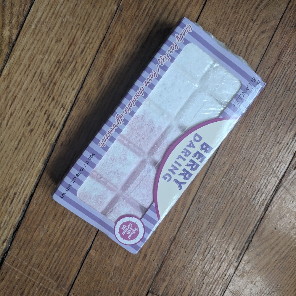 New Bath Bomb Berry Bar